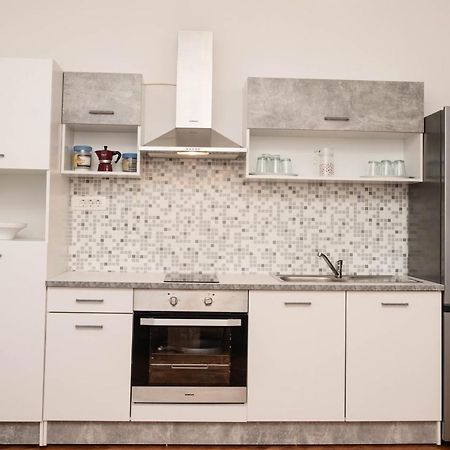 Apartment Marta Raša エクステリア 写真