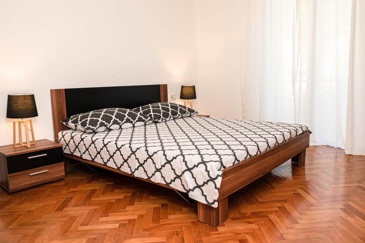 Apartment Marta Raša エクステリア 写真