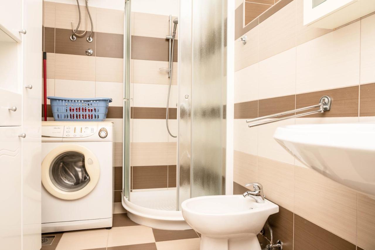 Apartment Marta Raša エクステリア 写真